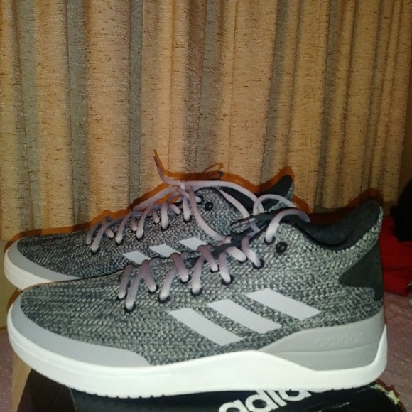 Adidas - Picture 2 of 4